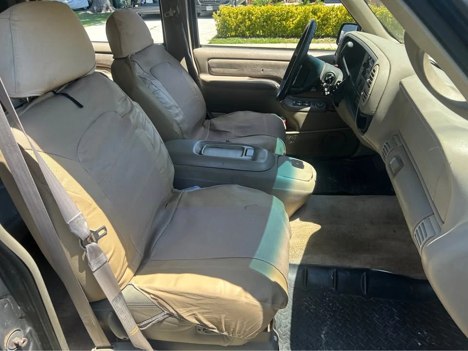 1997 GMC Suburban 8th Gen - Image 11 of 14