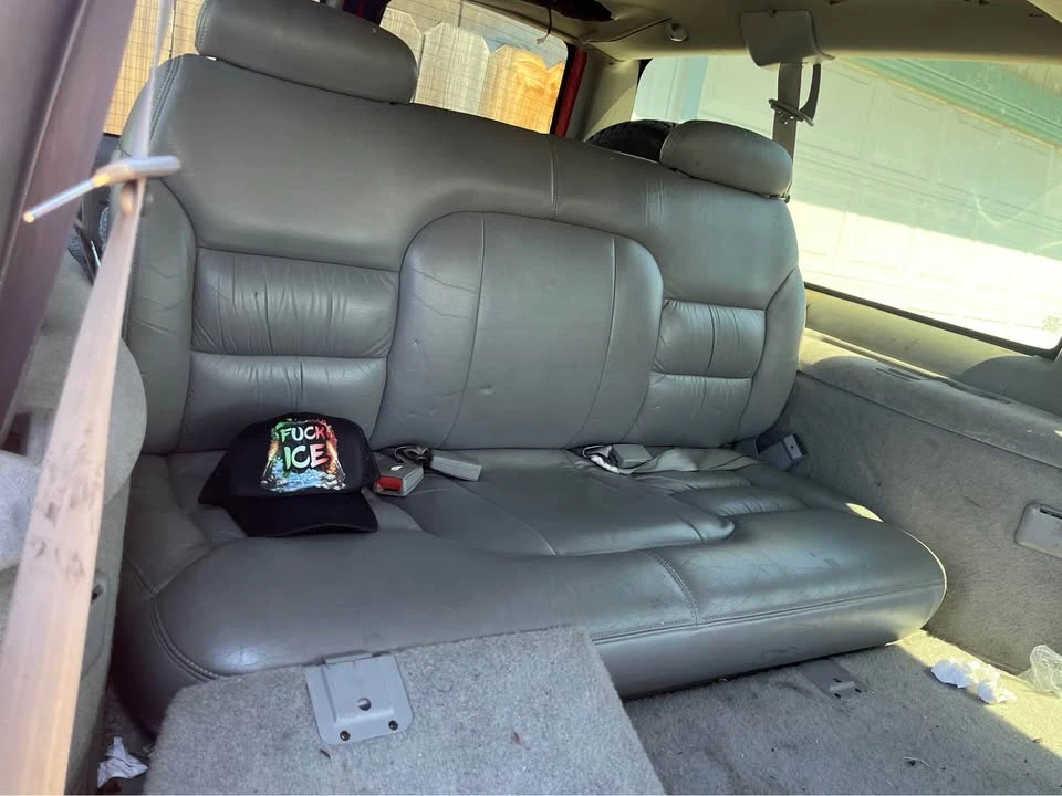 1997 GMC Suburban - Image 4 of 6
