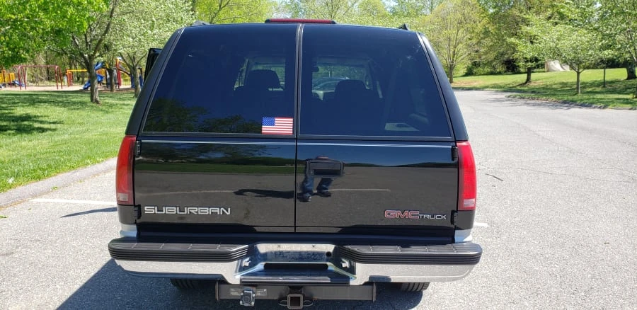 1997 GMC Suburban 8th Gen - Image 9 of 12