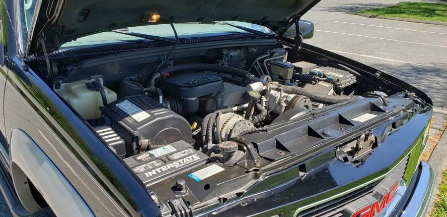 1997 GMC Suburban 8th Gen - Image 10 of 12