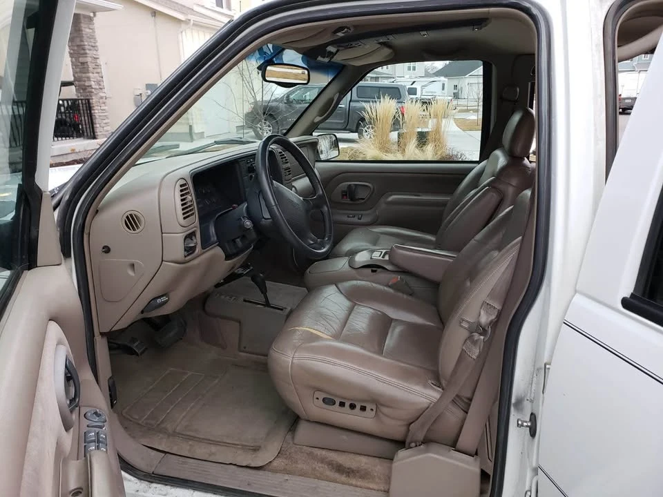 1997 GMC Suburban 8th Gen - Image 10 of 20