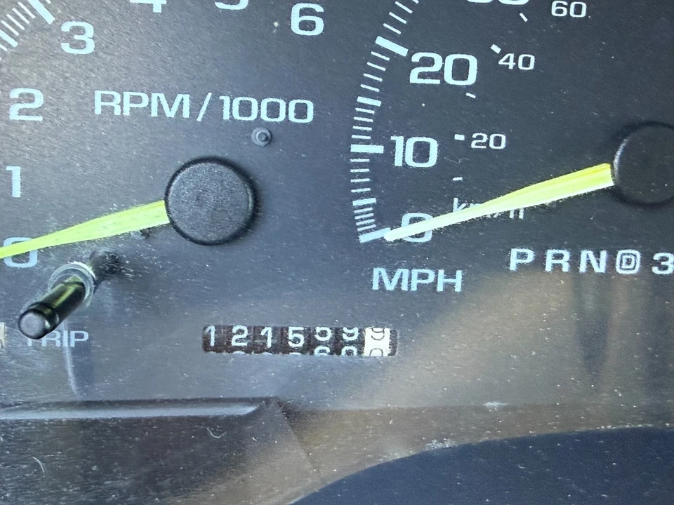 1997 GMC Suburban 8th Gen - Image 17 of 21