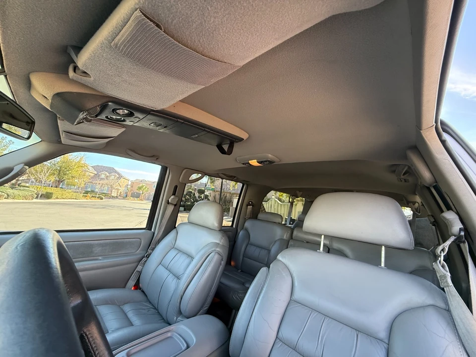 1997 GMC Suburban 8th Gen - Image 20 of 21