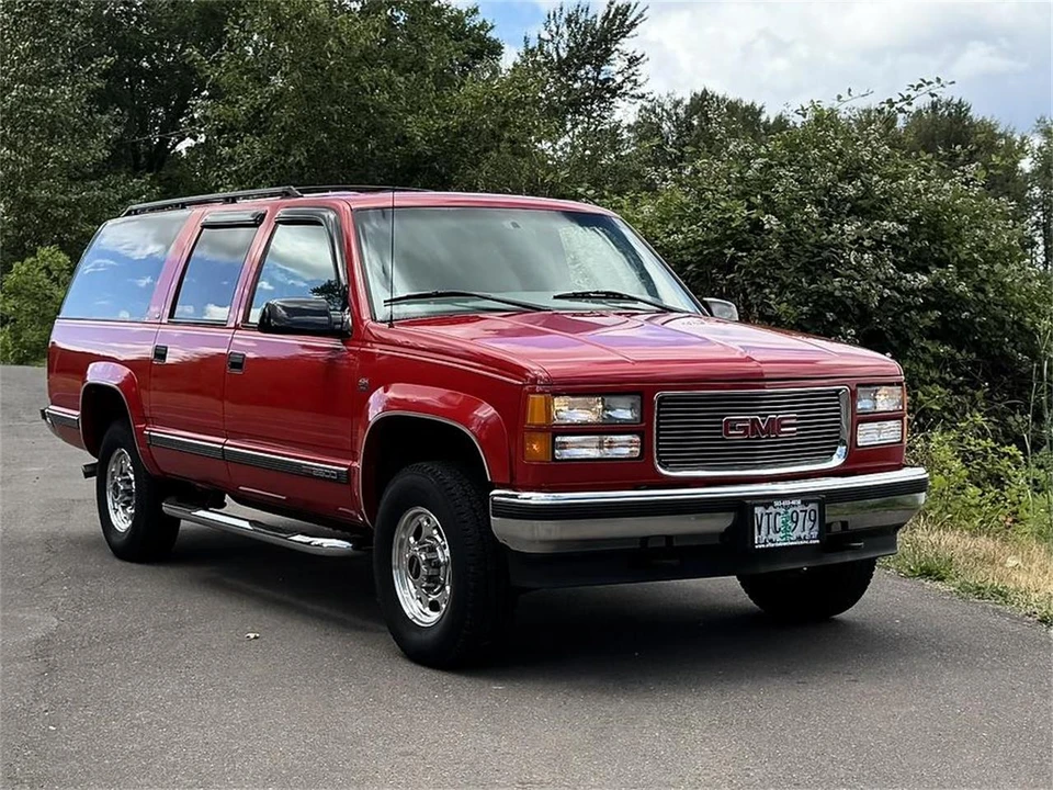 1997 GMC Suburban 8th Gen - Image 15 of 31