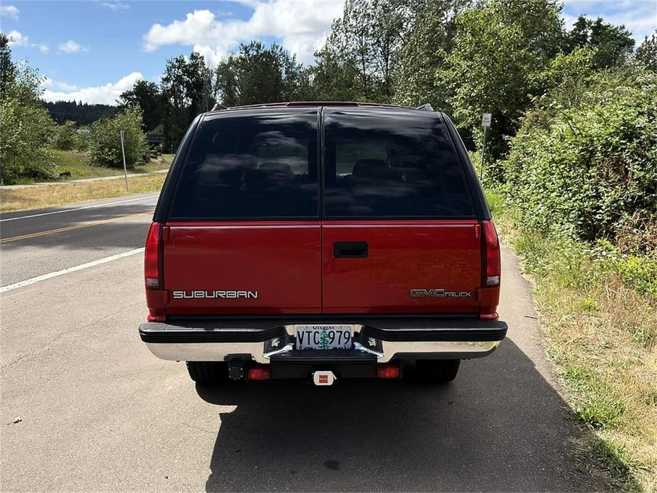 1997 GMC Suburban 8th Gen - Image 6 of 31
