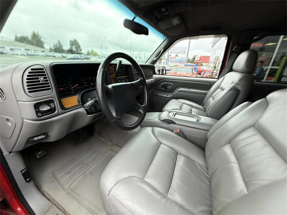 1997 GMC Suburban 8th Gen - Image 26 of 31