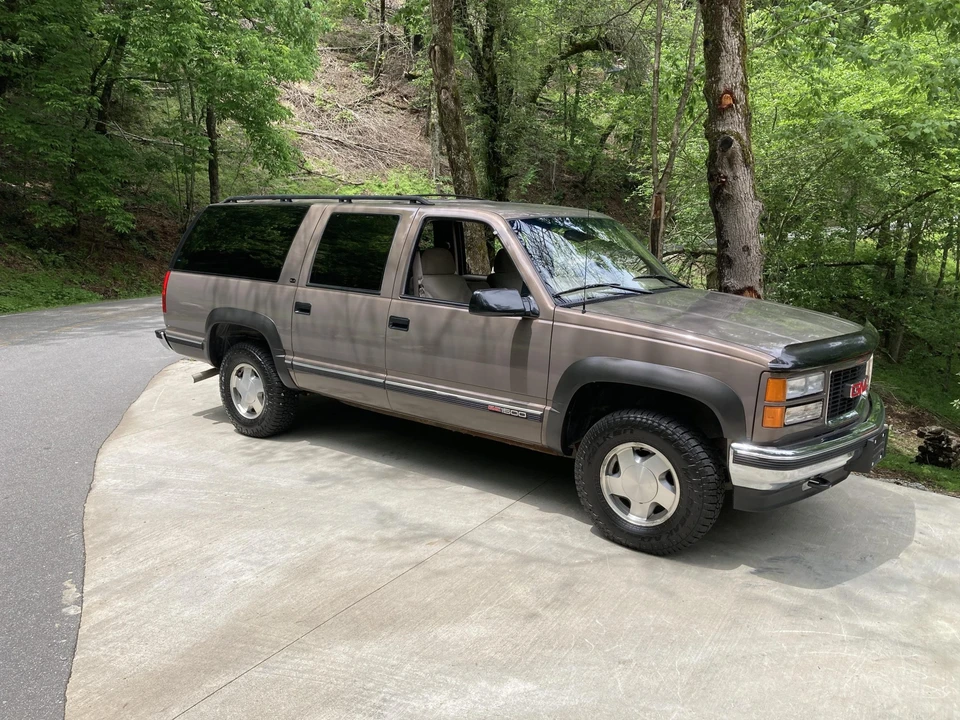 1997 GMC Suburban 8th Gen - Image 11 of 31