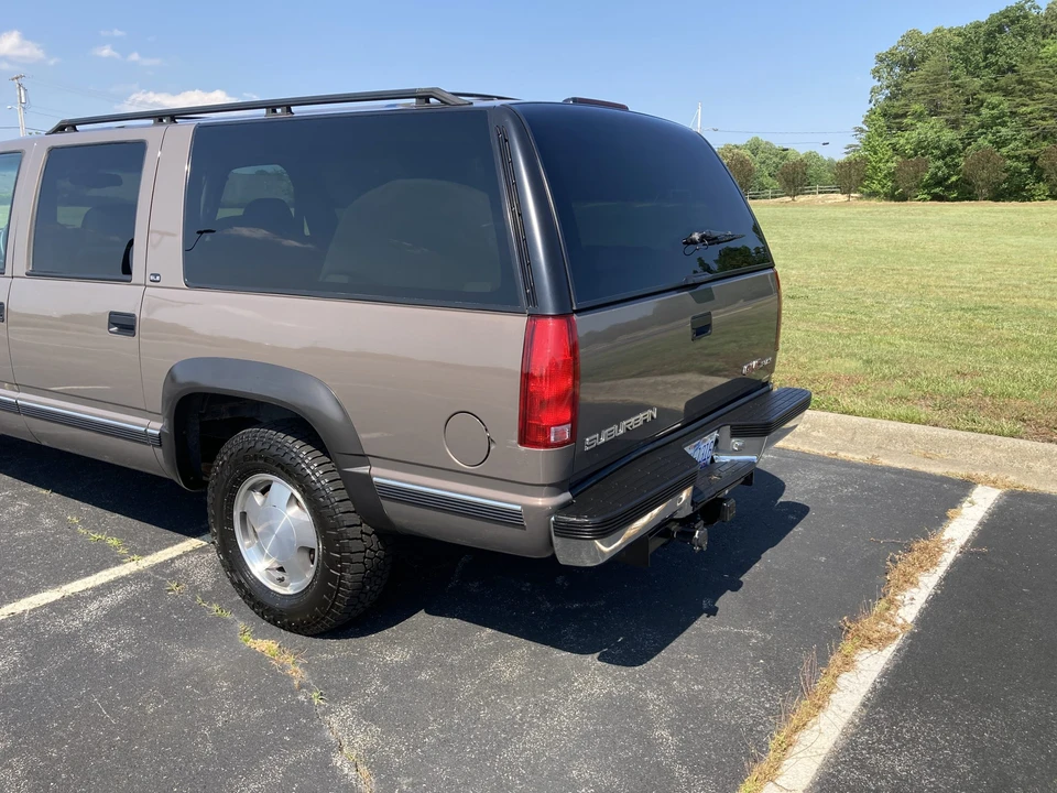 1997 GMC Suburban 8th Gen - Image 20 of 31