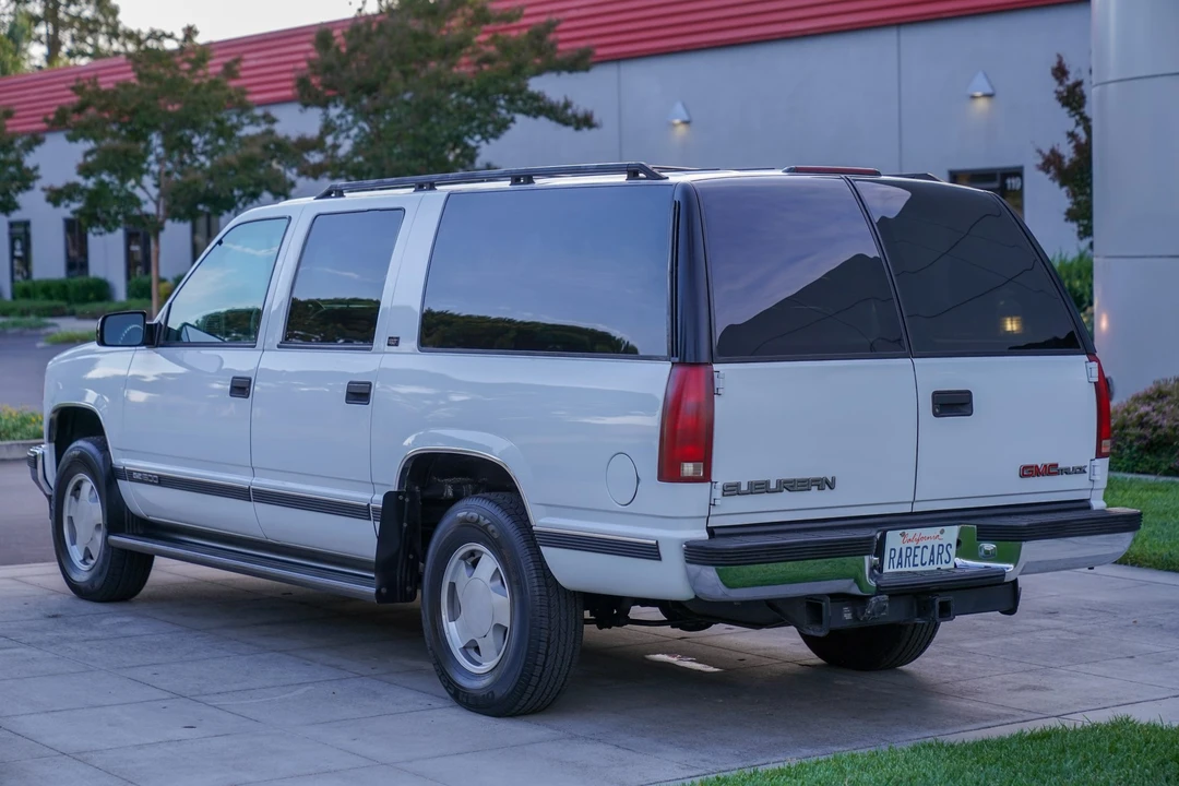 1997 GMC Suburban 8th Gen - Image 15 of 31