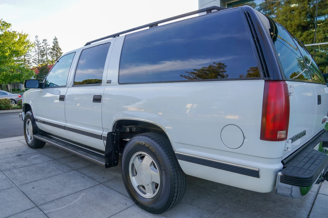 1997 GMC Suburban 8th Gen - Image 14 of 31