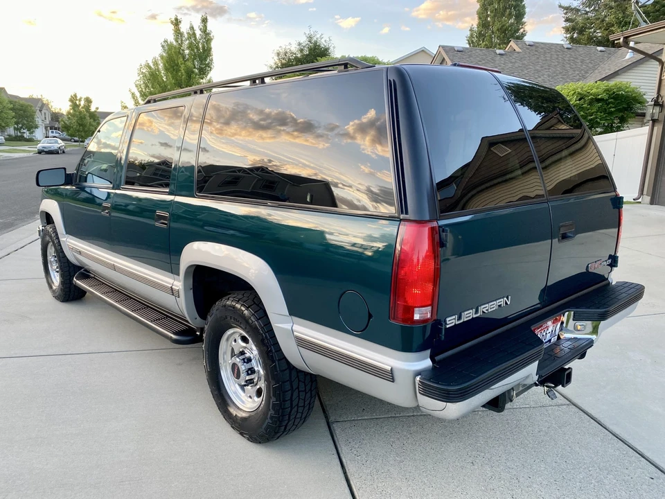 1997 GMC Suburban 8th Gen - Image 12 of 31