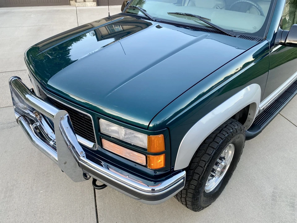 1997 GMC Suburban 8th Gen - Image 15 of 31