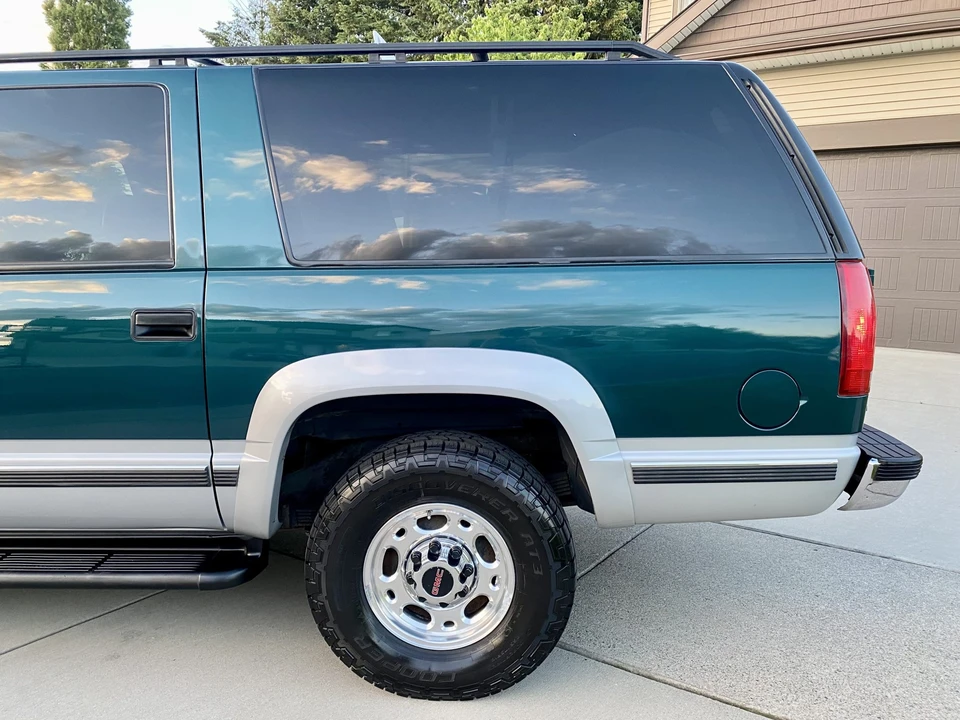 1997 GMC Suburban 8th Gen - Image 22 of 31