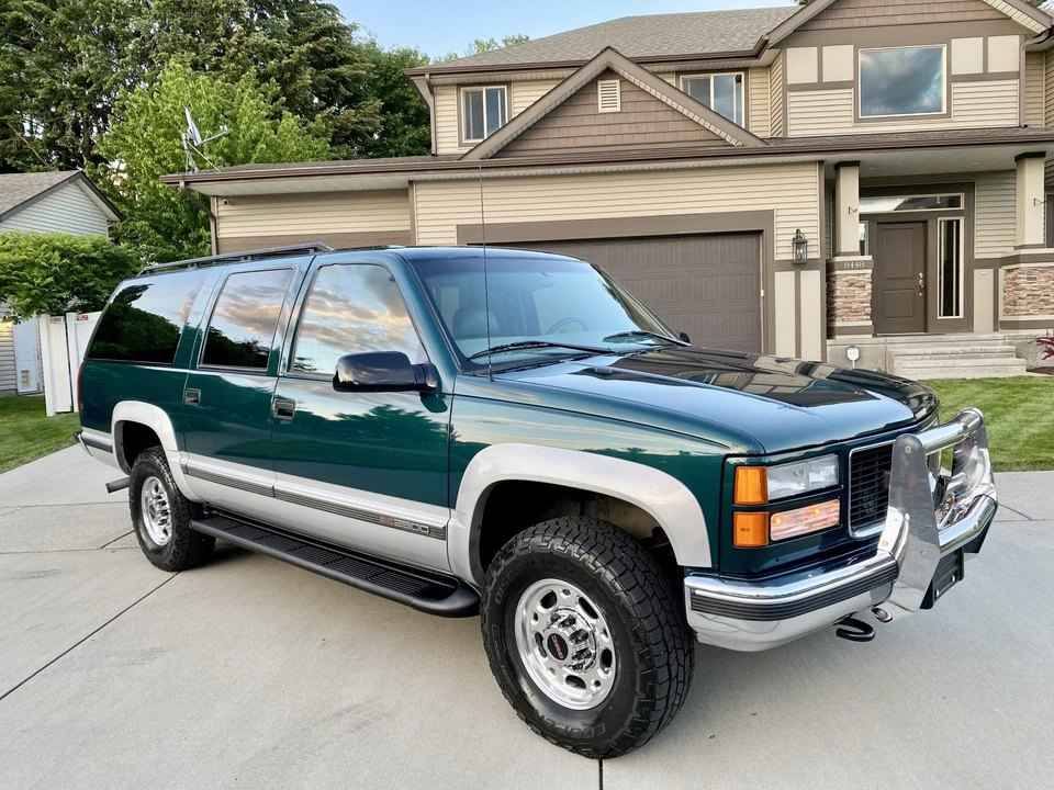 1997 GMC Suburban 8th Gen - Image 7 of 31