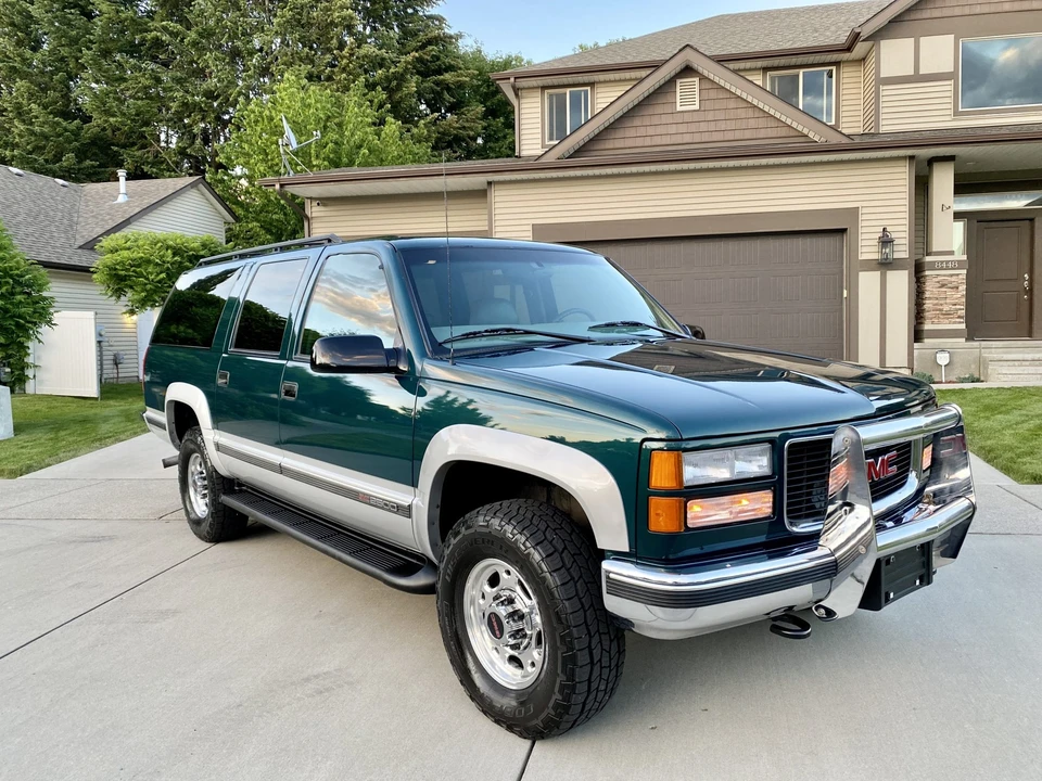 1997 GMC Suburban 8th Gen - Image 6 of 31