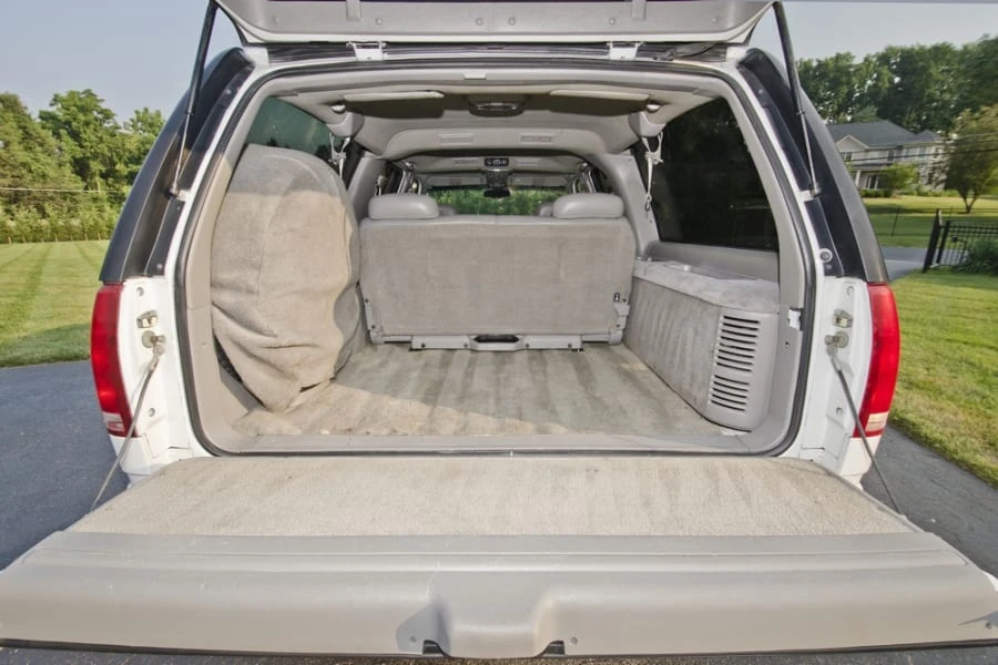 1997 GMC Suburban 8th Gen - Image 6 of 10