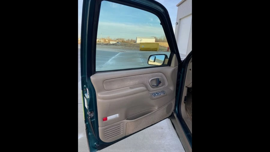 1997 GMC Yukon 1st Gen - Image 4 of 21