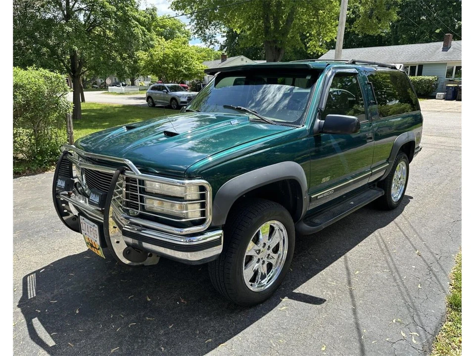 1997 GMC Yukon 1st Gen - Image 2 of 31