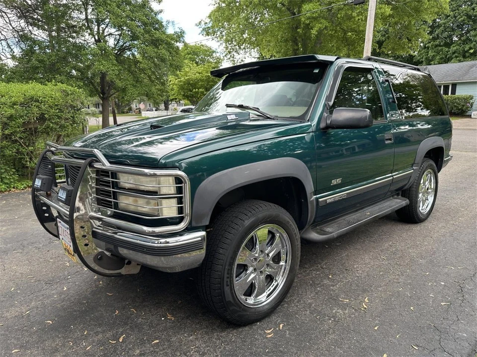 1997 GMC Yukon 1st Gen - Image 3 of 31