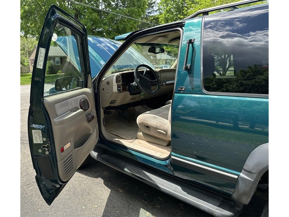 1997 GMC Yukon 1st Gen - Image 29 of 31