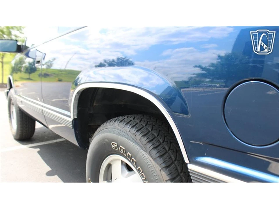 1997 GMC Yukon 1st Gen - Image 11 of 31
