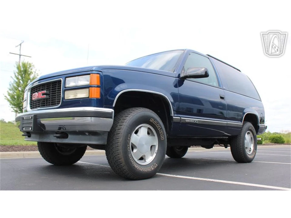 1997 GMC Yukon 1st Gen - Image 2 of 31