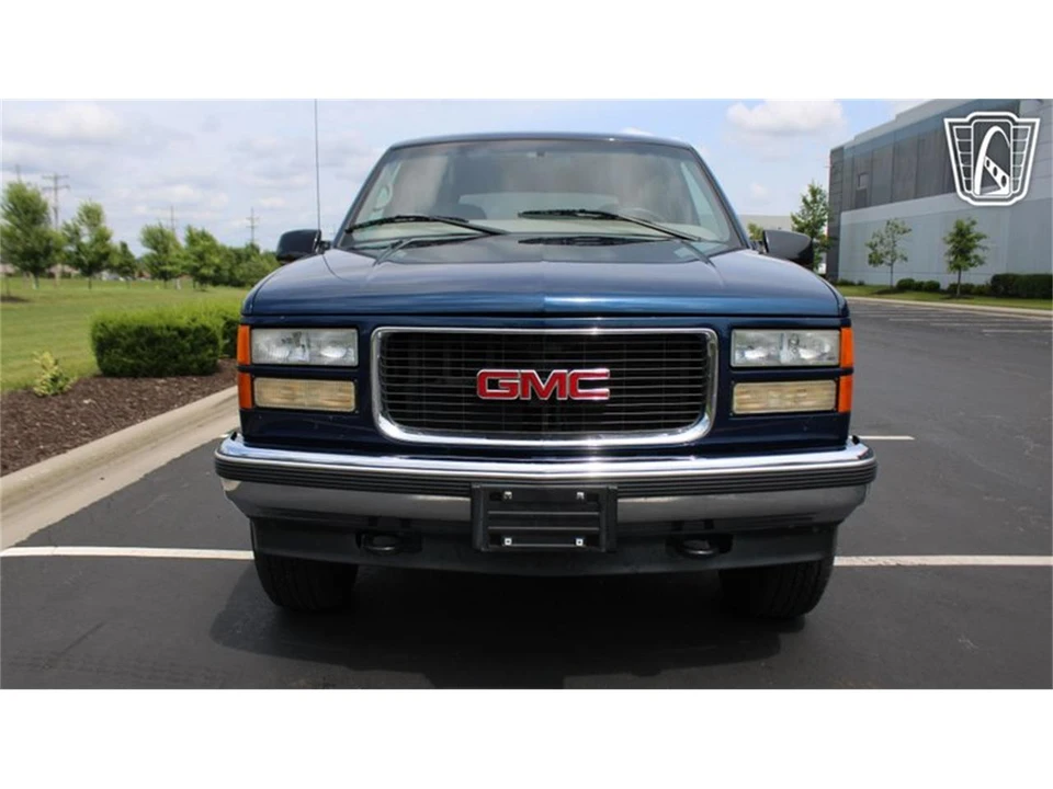 1997 GMC Yukon 1st Gen - Image 19 of 31