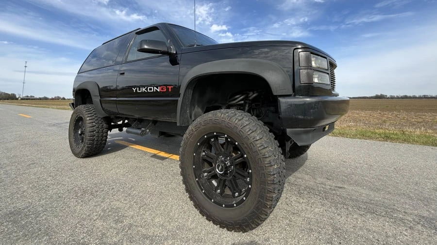 1997 GMC Yukon 1st Gen - Image 3 of 9