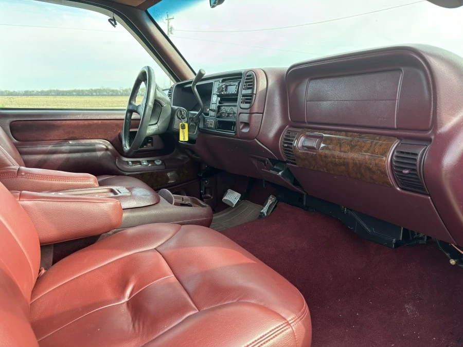 1997 GMC Yukon 1st Gen - Image 7 of 9