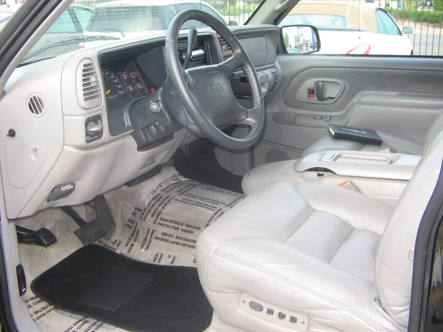 1997 GMC Yukon 1st Gen - Image 4 of 8