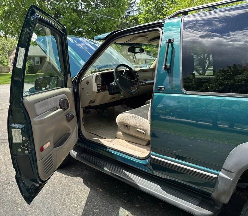 1997 GMC Yukon 1st Gen - Image 30 of 31