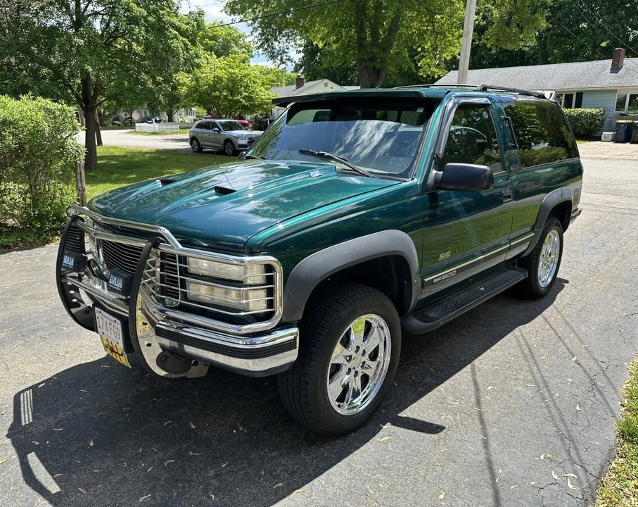1997 GMC Yukon 1st Gen - Image 2 of 31
