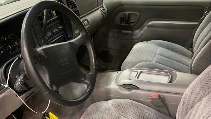 1997 GMC Yukon 1st Gen - Image 4 of 9