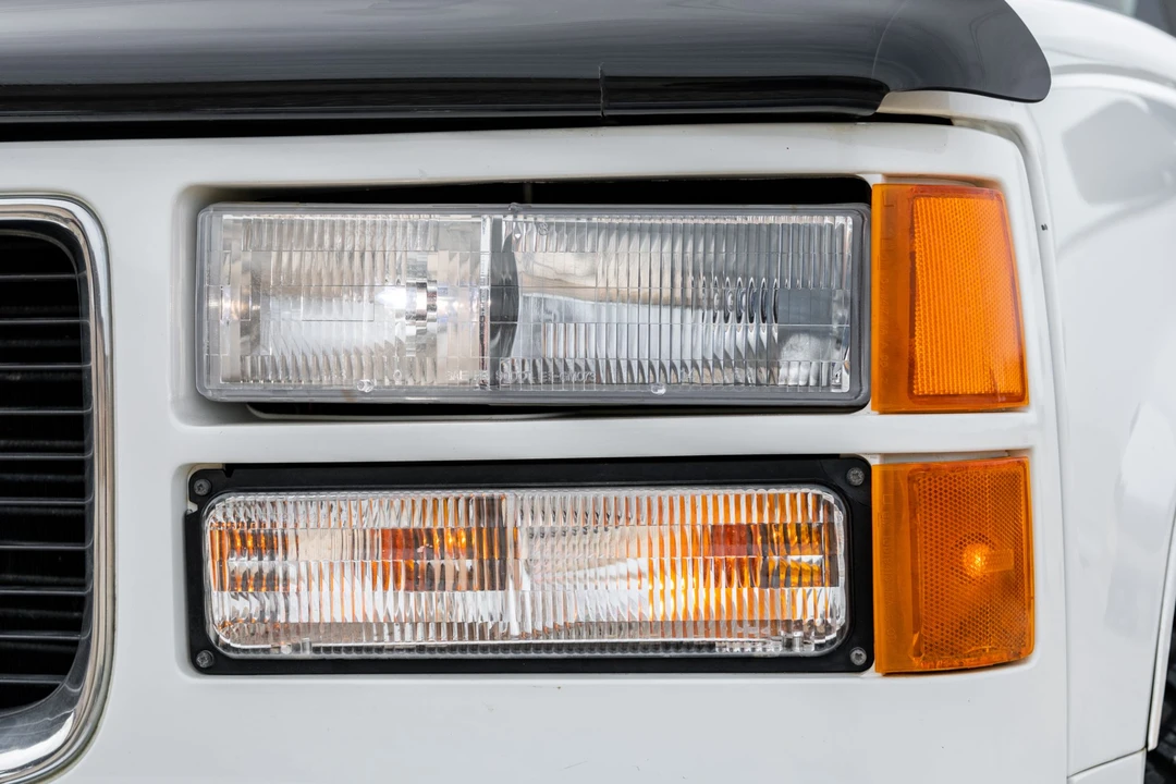 1997 GMC Yukon 1st Gen - Image 11 of 31