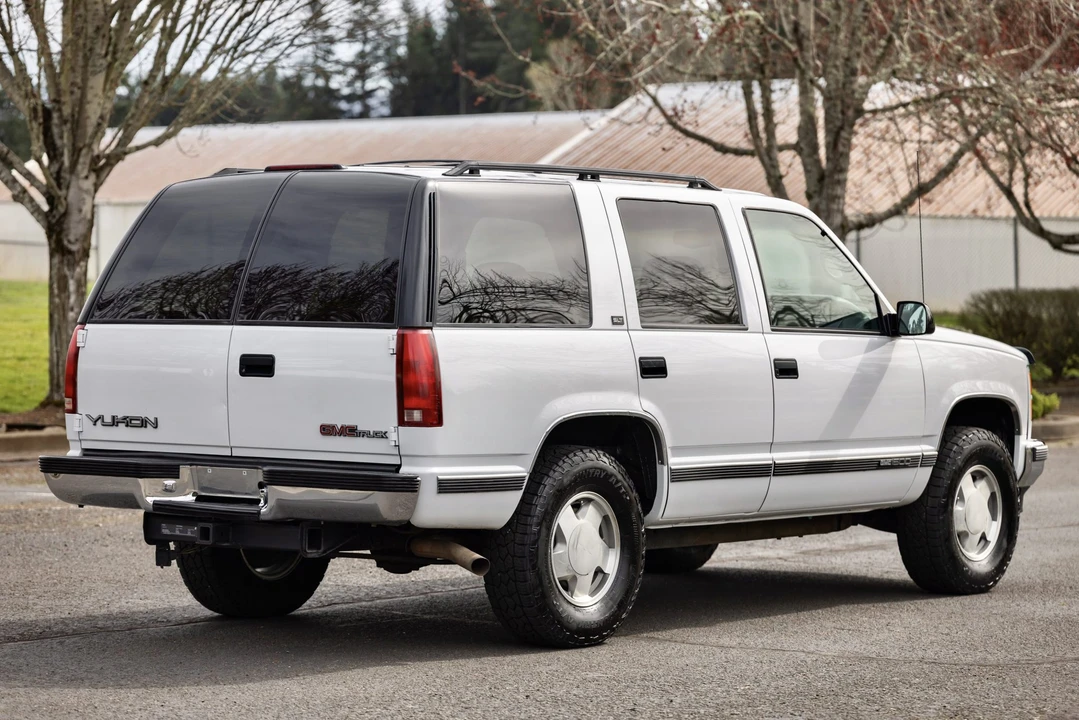 1997 GMC Yukon 1st Gen - Image 13 of 31