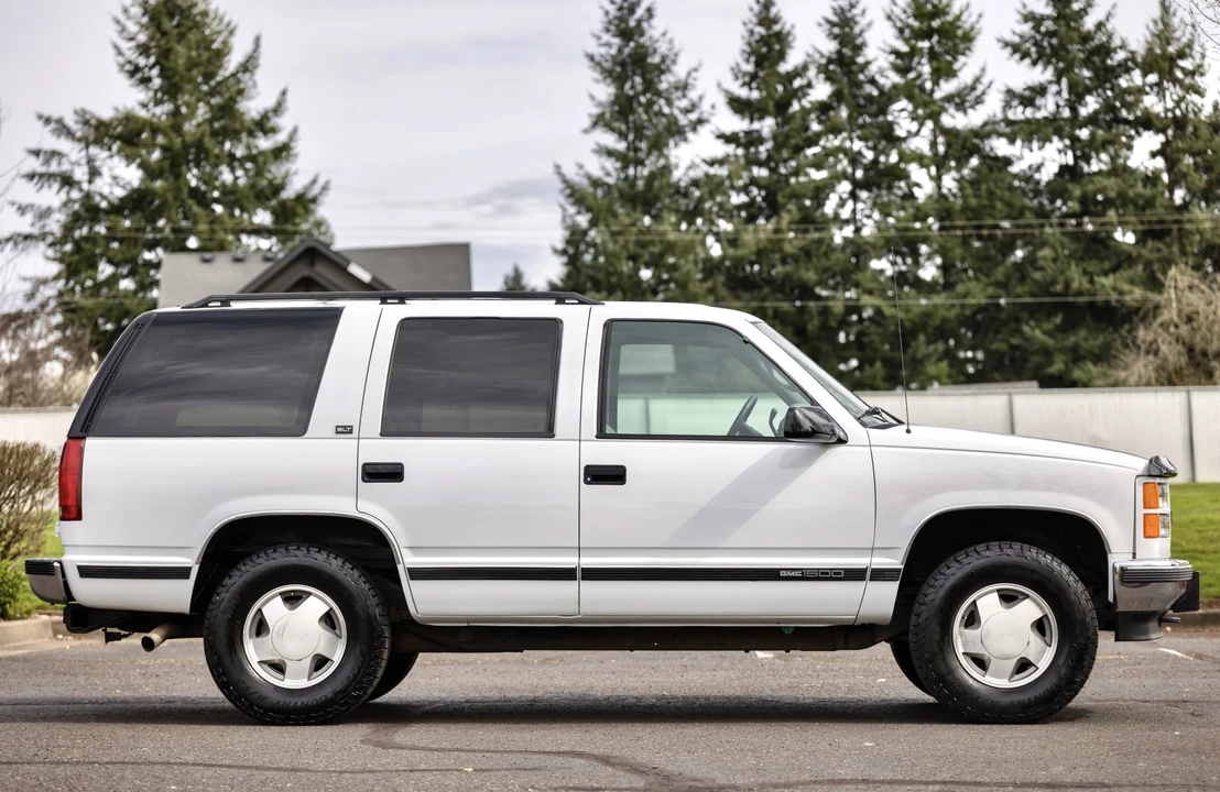 1997 GMC Yukon 1st Gen - Image 14 of 31