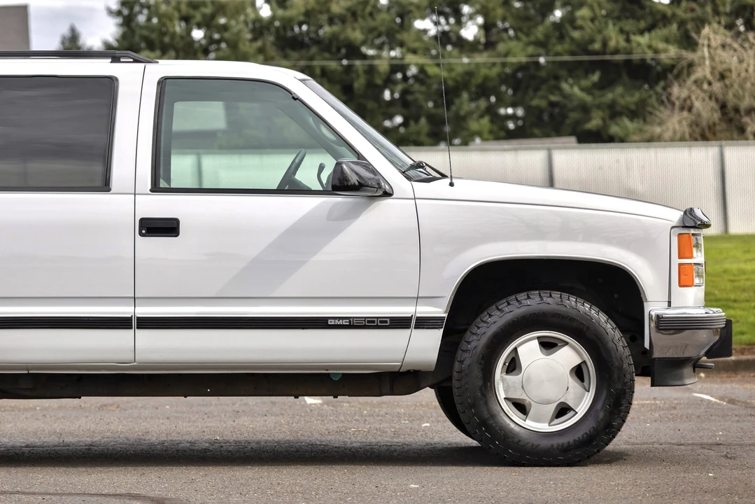 1997 GMC Yukon 1st Gen - Image 21 of 31