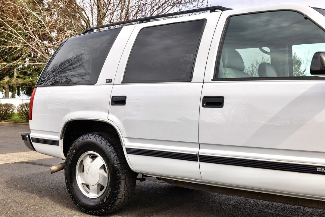 1997 GMC Yukon 1st Gen - Image 27 of 31