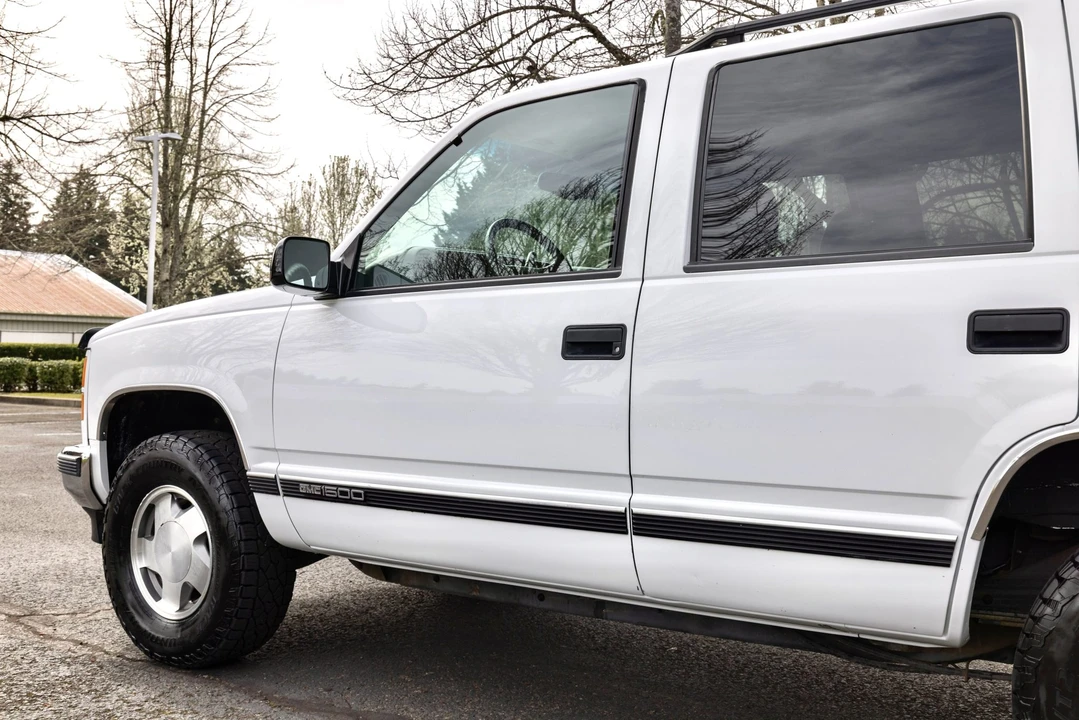 1997 GMC Yukon 1st Gen - Image 29 of 31