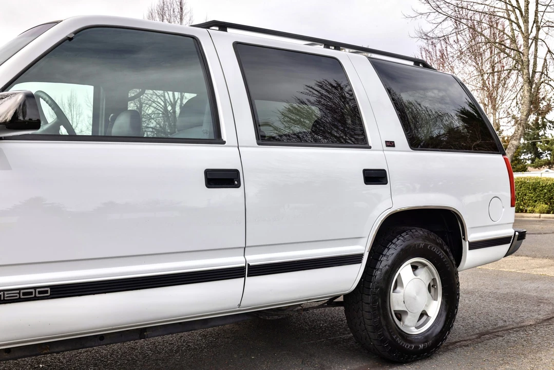 1997 GMC Yukon 1st Gen - Image 30 of 31