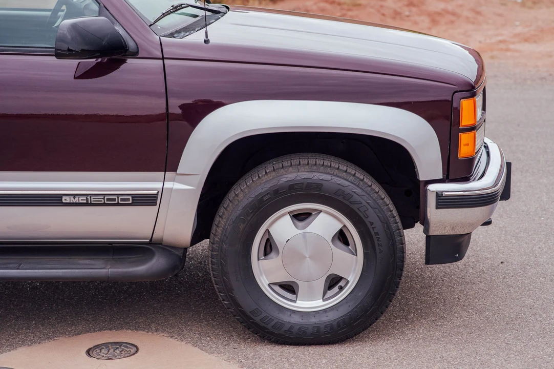 1997 GMC Yukon 1st Gen - Image 15 of 31