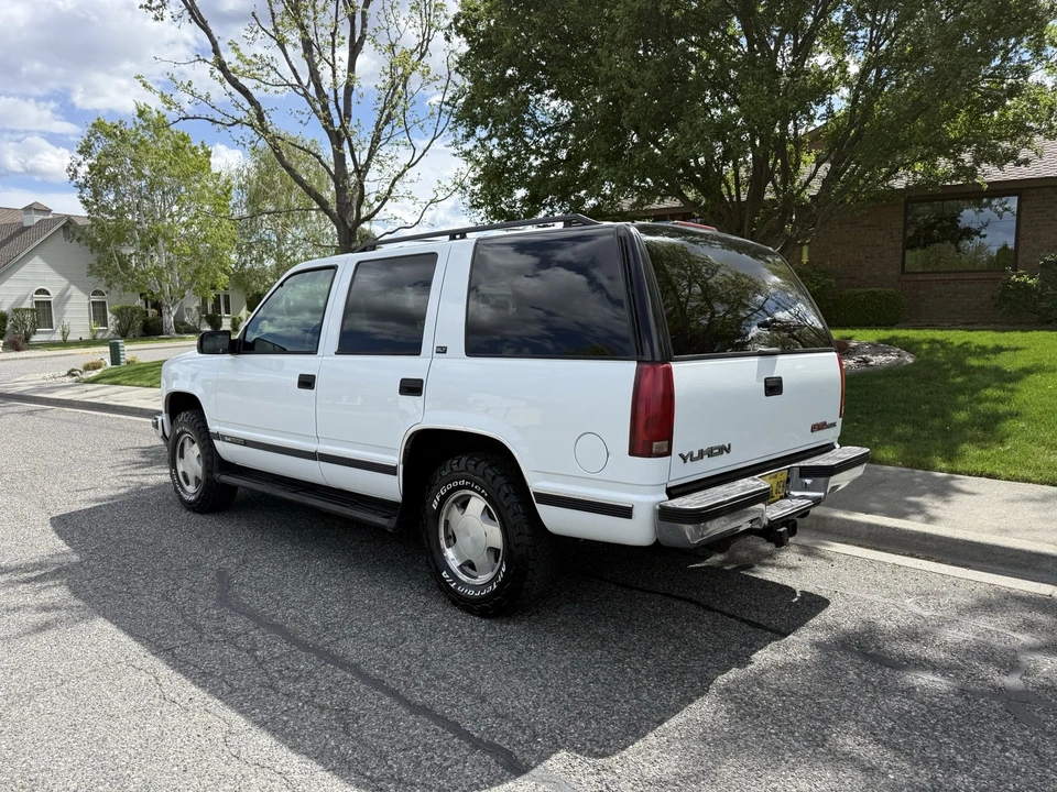 1997 GMC Yukon 1st Gen - Image 3 of 21