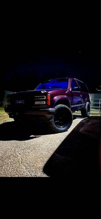 1997 GMC Yukon 1st Gen - Image 2 of 10