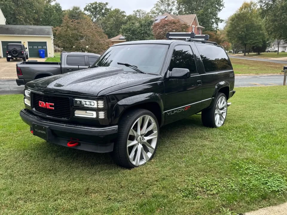 1997 GMC Yukon 1st Gen - Image 2 of 12