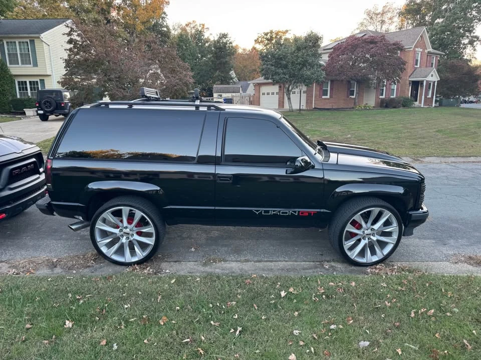 1997 GMC Yukon 1st Gen - Image 3 of 12