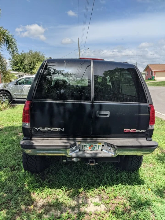 1997 GMC Yukon 1st Gen - Image 3 of 15