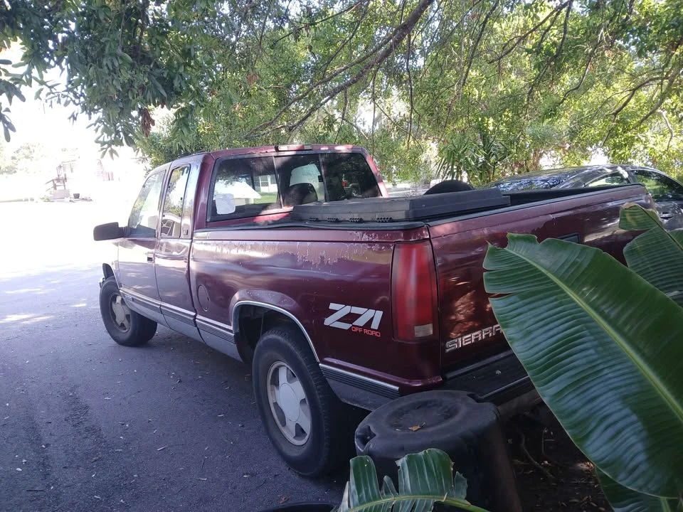 1997 GMC Sierra 1st Gen - Image 2 of 5