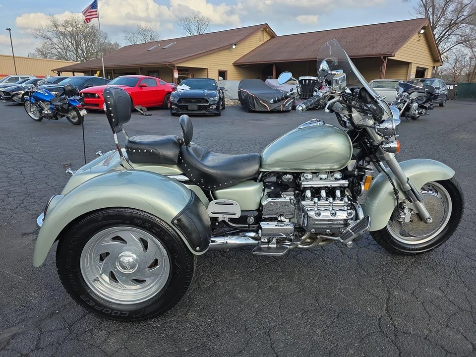 1997 Honda Gold Wing - Image 19 of 21