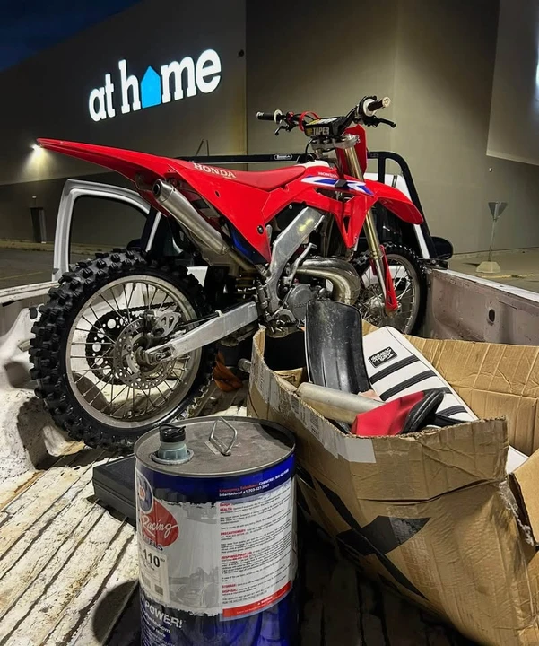 1997 Honda CR - Image 3 of 10