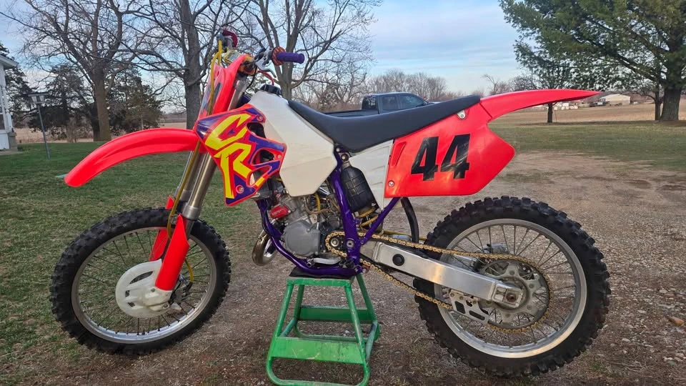 1997 Honda CR - Image 2 of 7